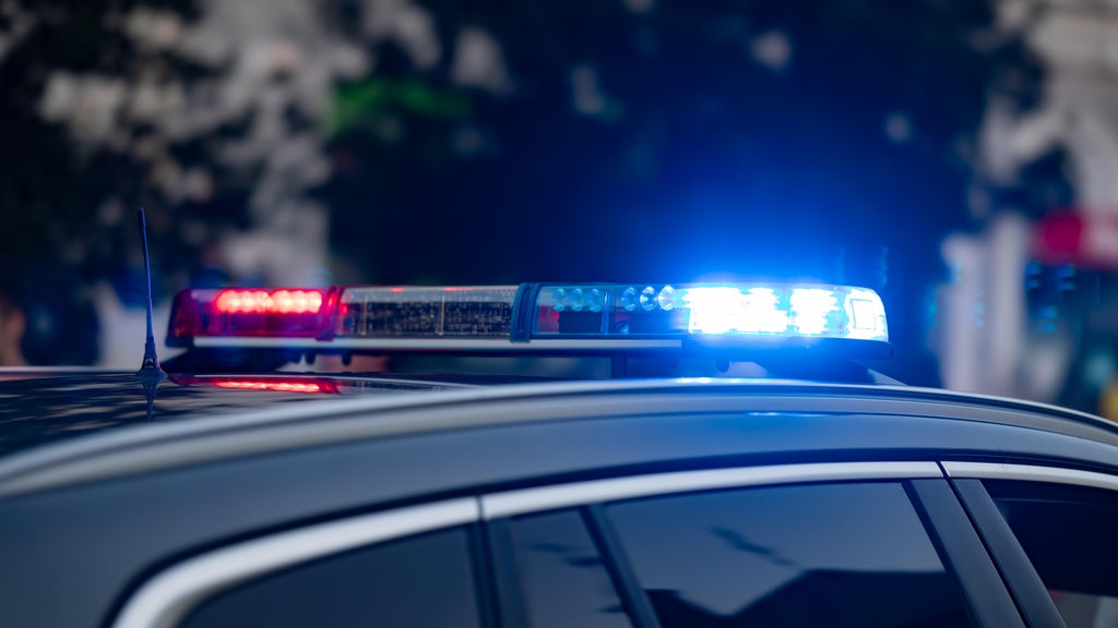 Shelter-in-place issued in Burnsville after shooting injures 1 — WCCO / CBS Minnesota, Shorewood Community news