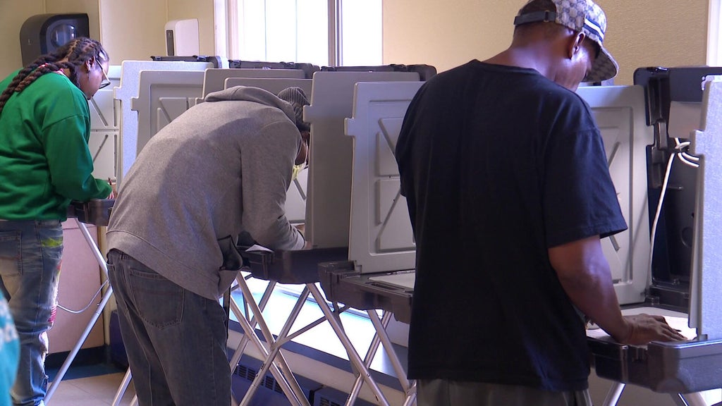 Catholic Charities helps Minnesota's unhoused vote ahead of midterms — WCCO / CBS Minnesota, Shorewood Sports news