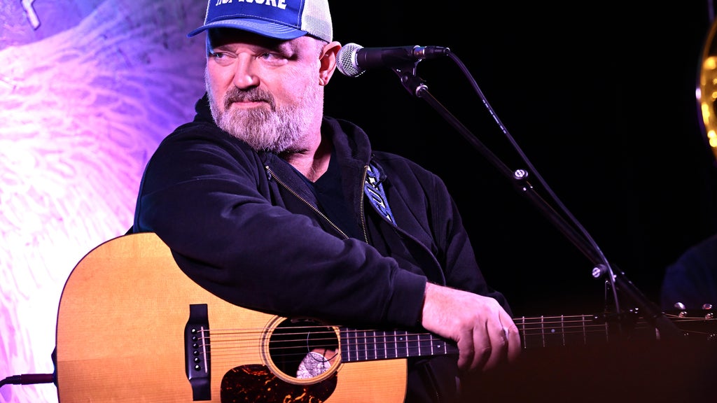 Zac Brown Band founding member raising awareness of ALS with "Hop on a Cure" nonprofit — WCCO / CBS Minnesota, Shorewood Community news