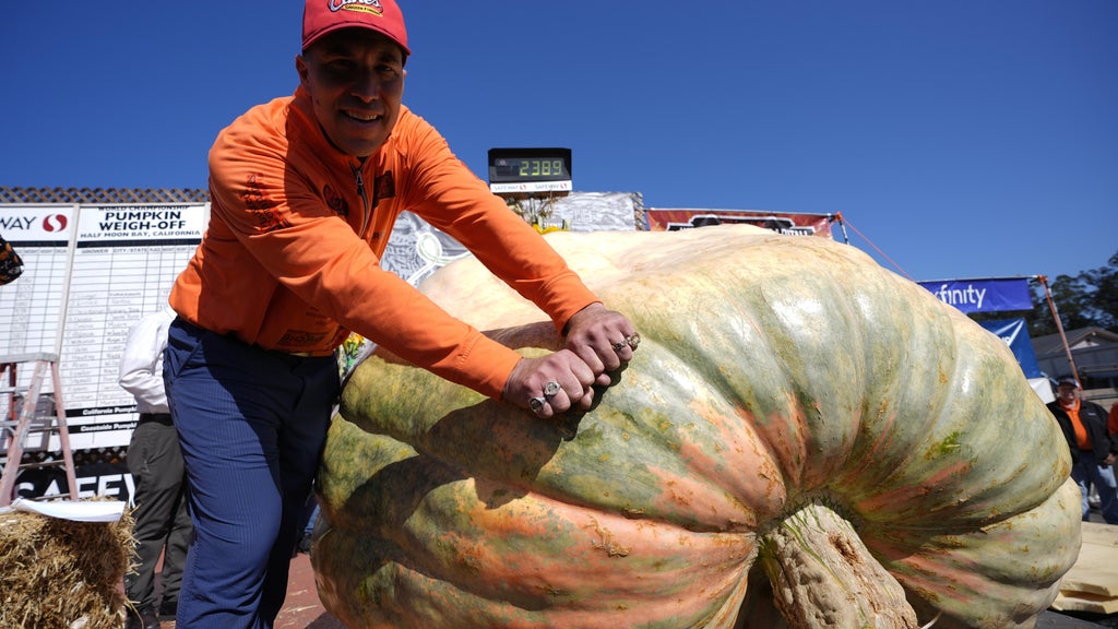 Anoka County pumpkin grower wins California title for 5th time in 7 years — WCCO / CBS Minnesota, Shorewood Arts news