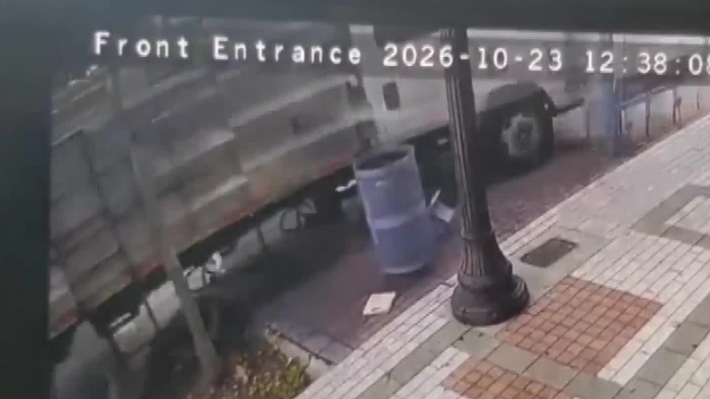 Landscaping truck crashes into bus bench, 3 North Miami businesses, sending 2 passengers to the hospital — CBS Miami, Shorewood Real Estate news