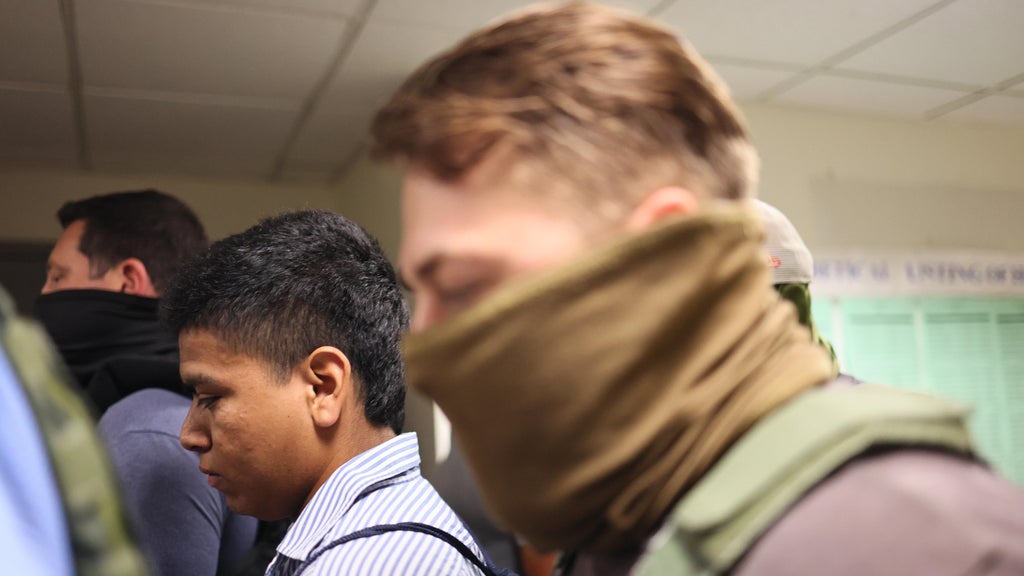 DOJ sues St. Paul and Portland, Oregon, over mask and ID requirements for federal officers — WCCO / CBS Minnesota, Shorewood Government news