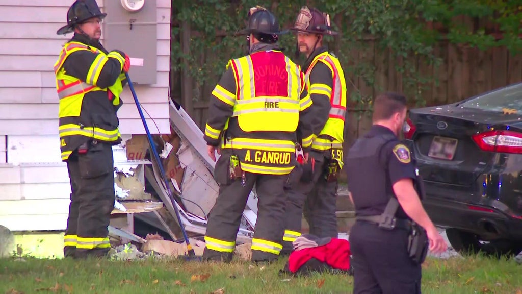 Man blew through Bloomington stop sign, hit car, which then struck home, police say — WCCO / CBS Minnesota, Shorewood Community news