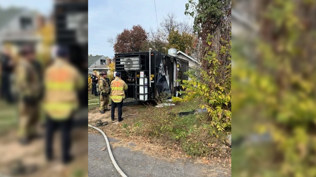 3 adults hospitalized after fire at food truck on St. Paul's east side — WCCO / CBS Minnesota, Shorewood Dining news