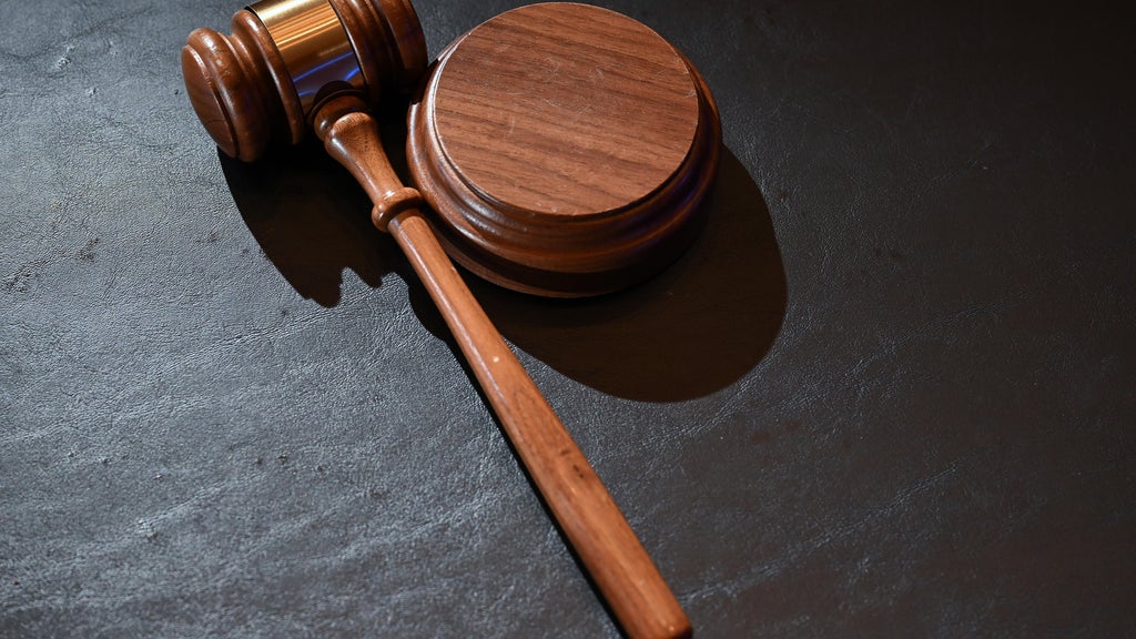Man tried to pull woman out of her St. Paul apartment window, charges say — WCCO / CBS Minnesota, Shorewood Health news