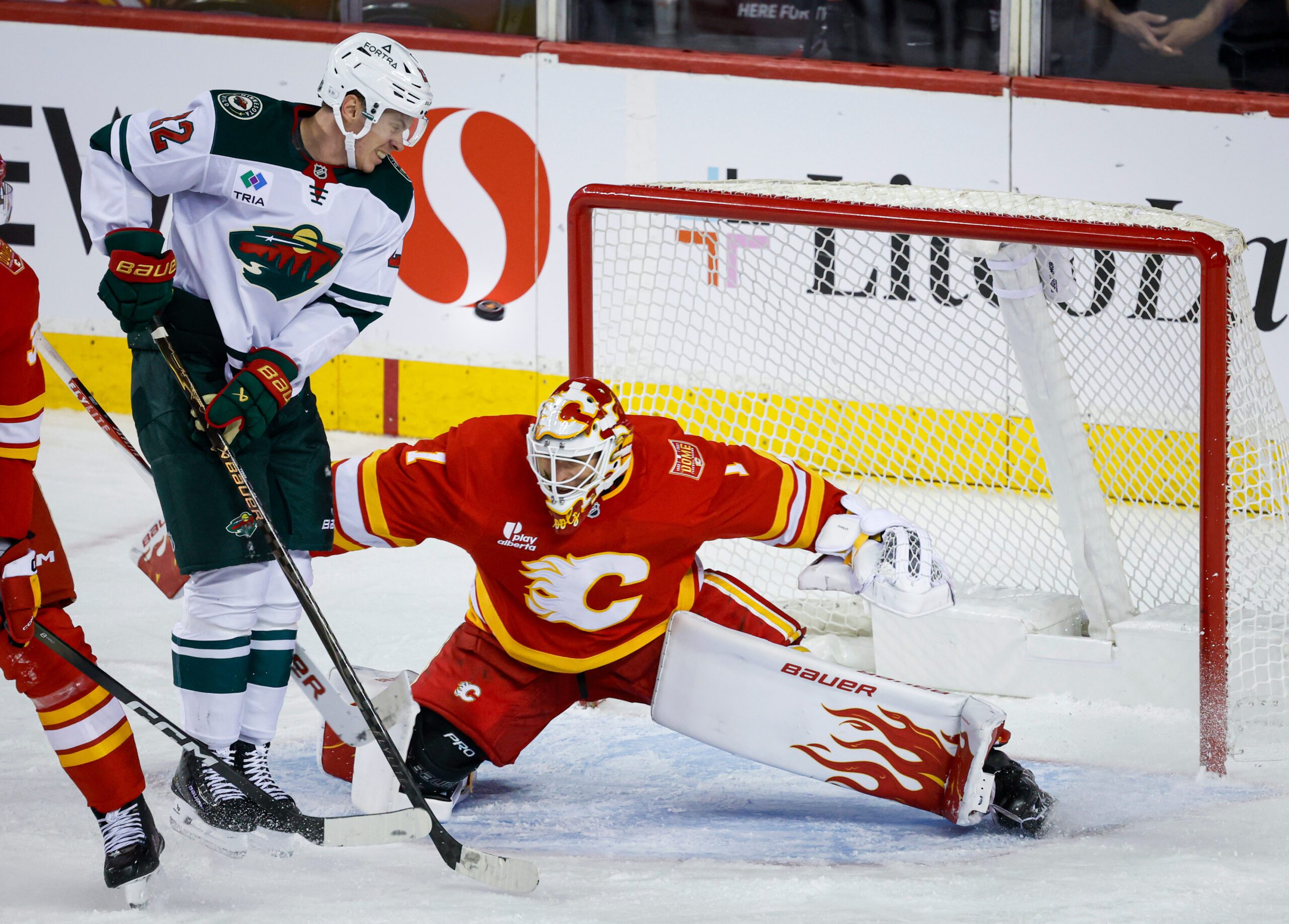 Cooley makes 36 saves in the Flames’ 2-1 victory over the Wild — KSTP 5, Shorewood Sports news