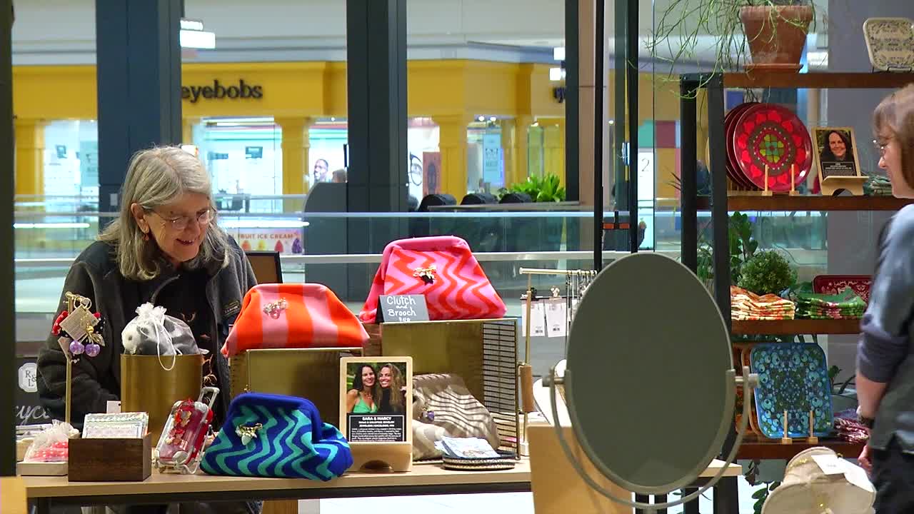Minnesota businesses still hiring seasonal workers for holidays — KSTP 5, Shorewood Business news