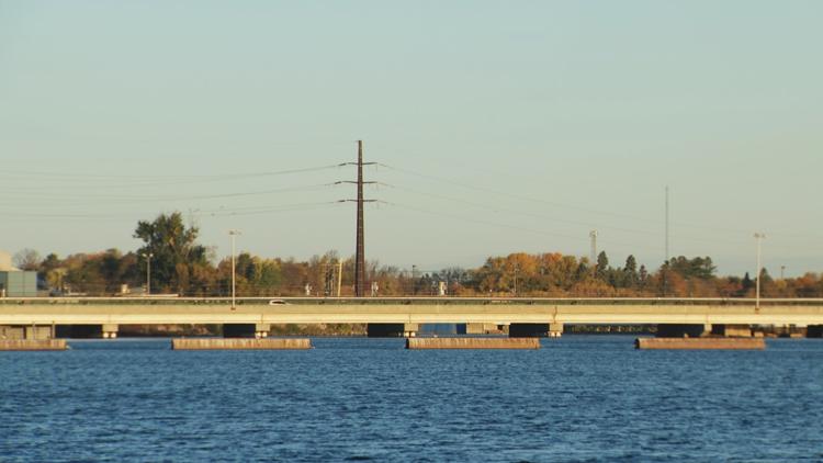 Border communities feel strain as U.S.-Canada trade war disrupts longtime friendship — Shorewood Community news