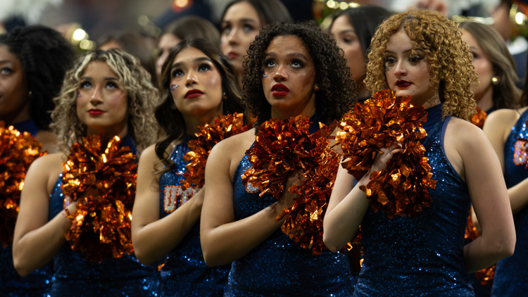 Here's what we know about the service member who fell at the UTSA football game — KHOU 11 (Houston), Shorewood Sports news