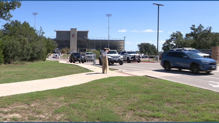 Parents rush to Pieper High School during lockdown; two teens taken into custody — KENS 5 (San Antonio), Shorewood Schools news