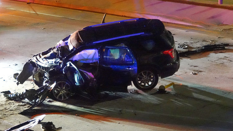 2 dead, 1 injured after rollover crash Wednesday night in East Austin — KVUE (Austin), Shorewood Community news